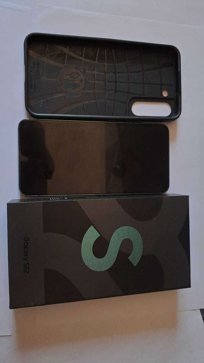 Samsung S22 Green 256GB + Cover
