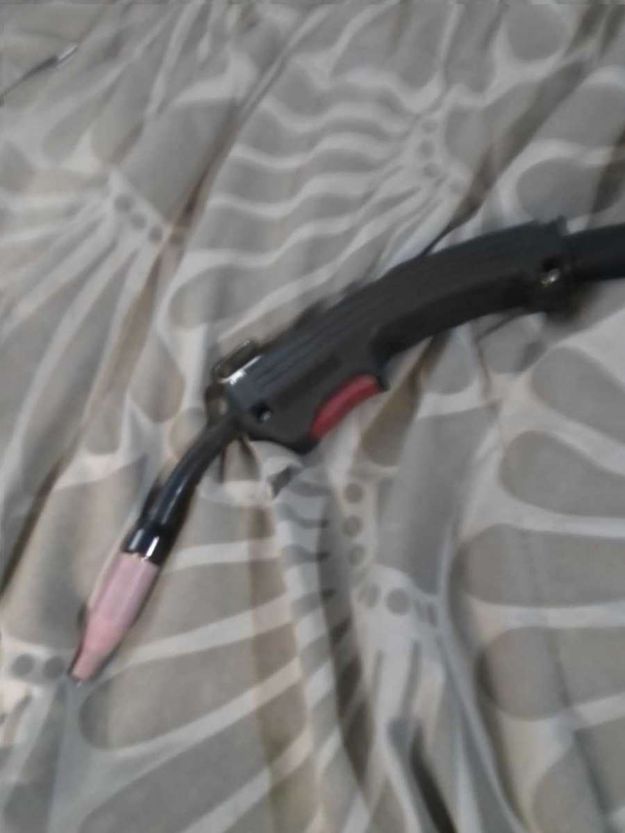 MIG 135E welder nearly new