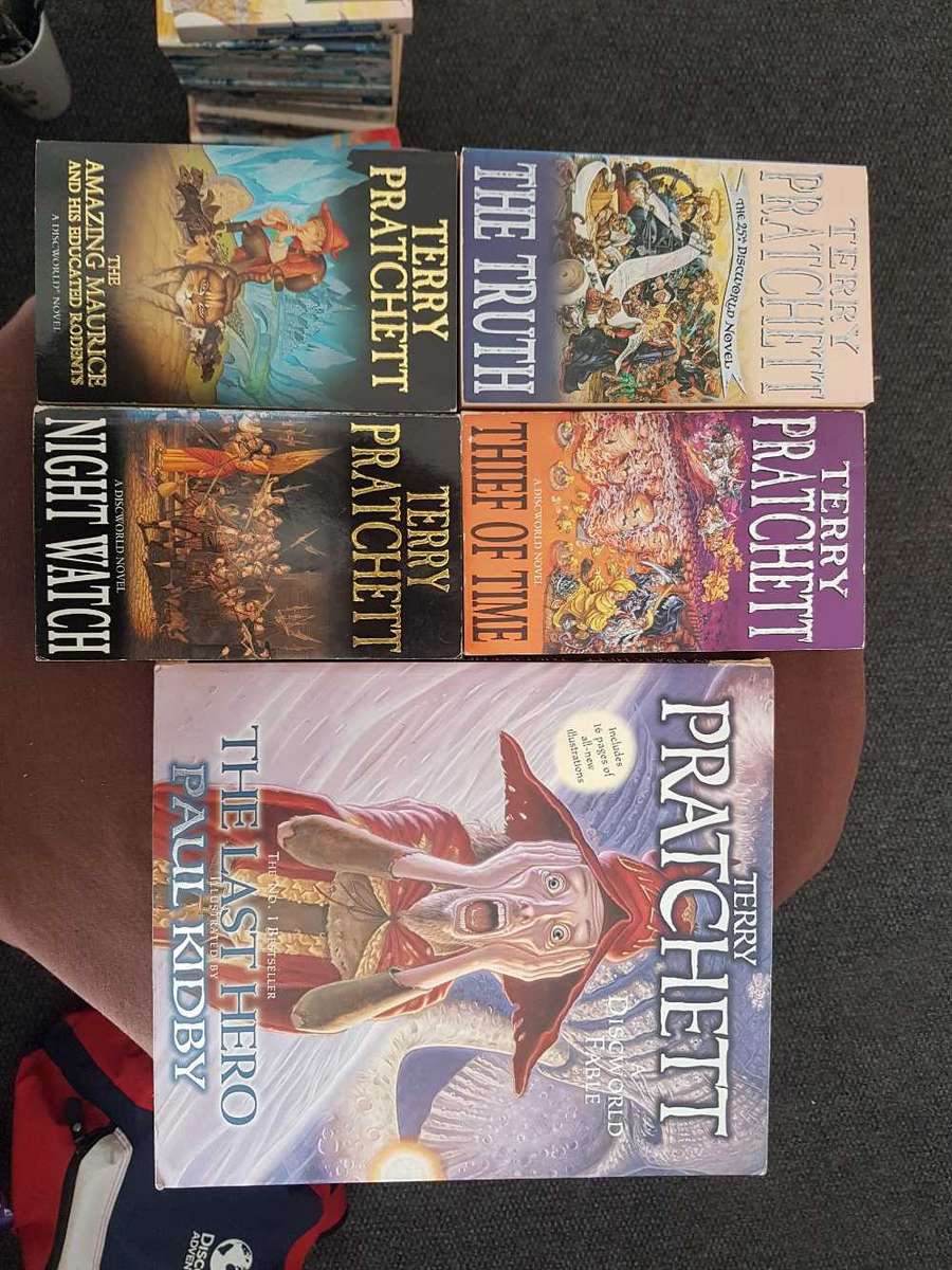 Terry Pratchett Discworld Collection