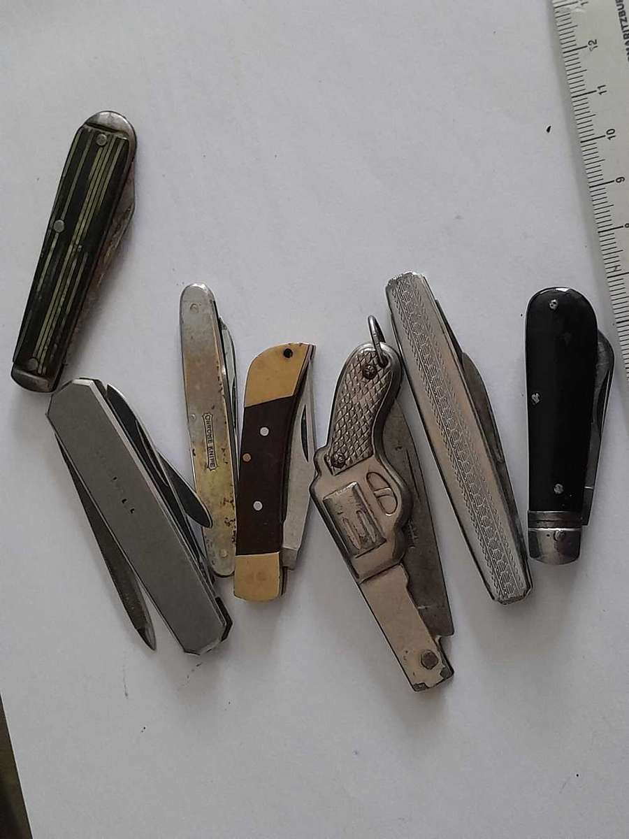 Collection of vintage mini knives.