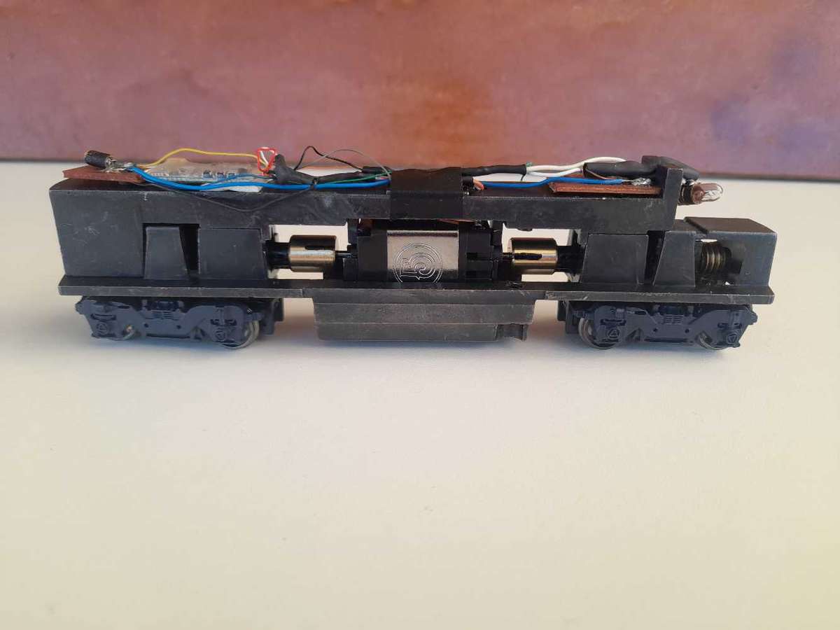 HO BACHMANN DIESEL LOCOMOTIVE GE 830-7