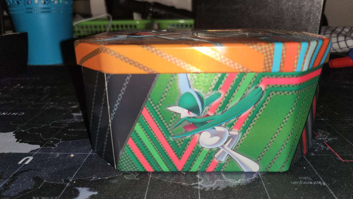 ORIGINAL POKEMON CARDS AUCTION TIN
