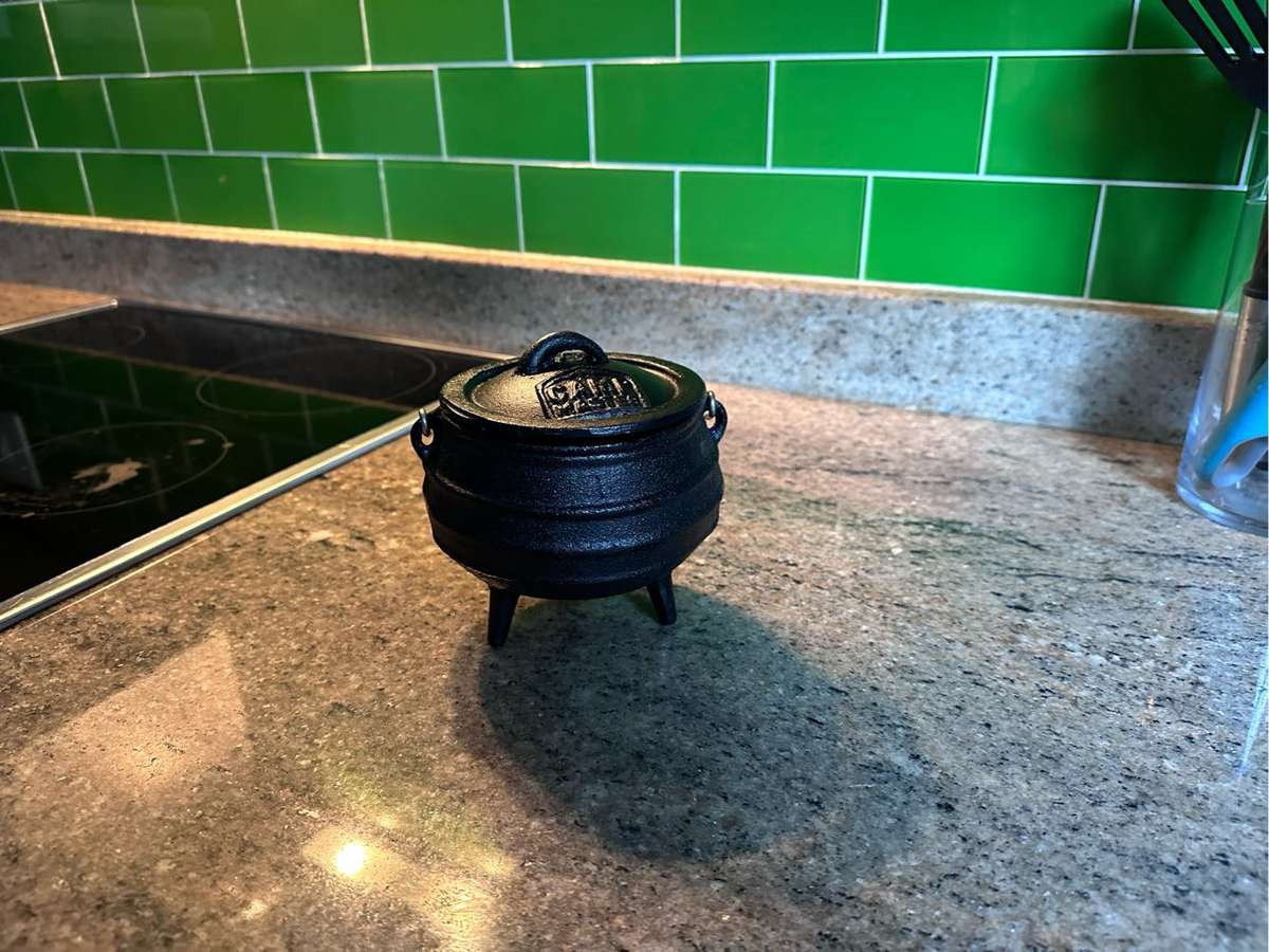 Camp Master No. 1/4 Cast Iron Potjie - Brand New