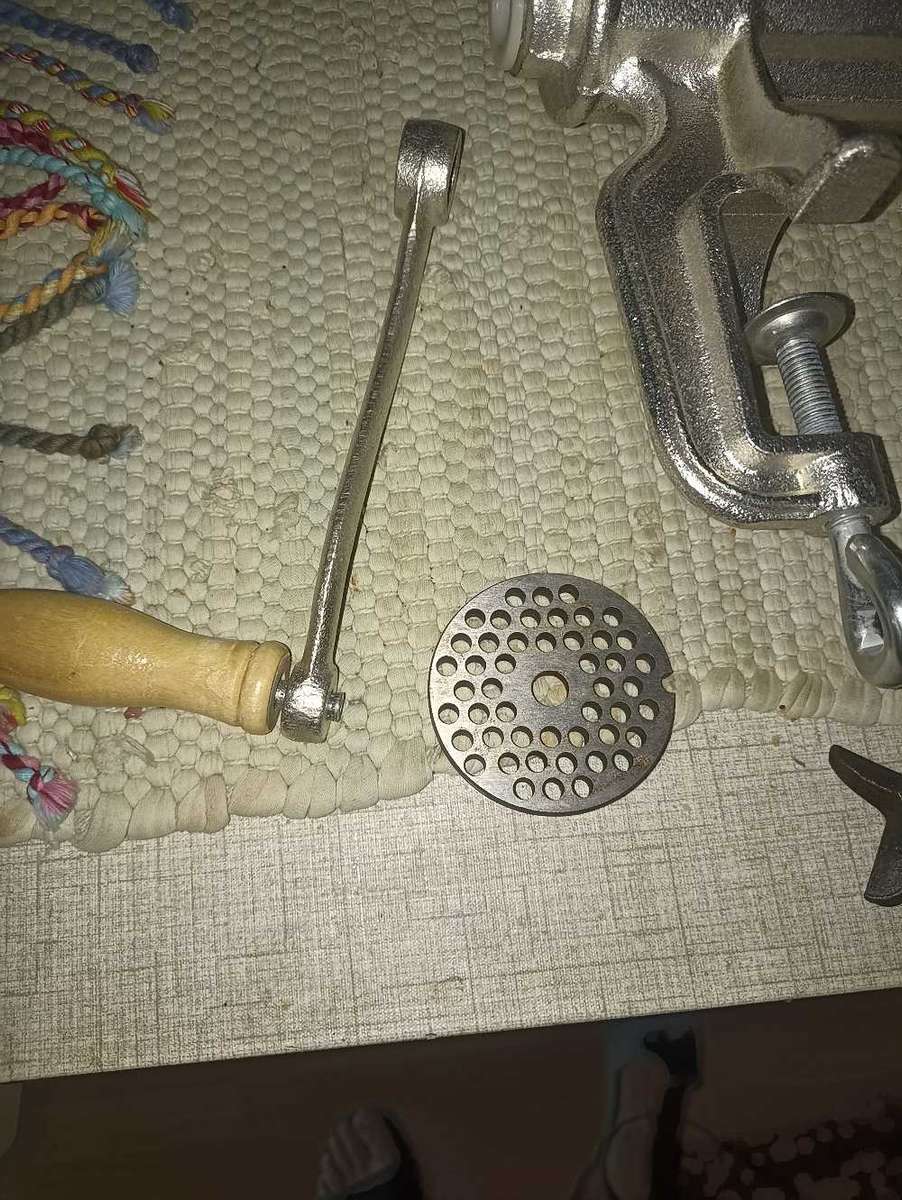 size 8 Mince meat Grinder.