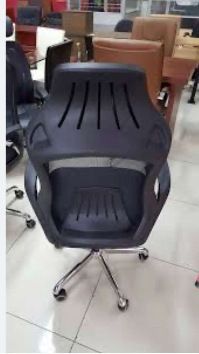 Ergo therapy executive swivel chair