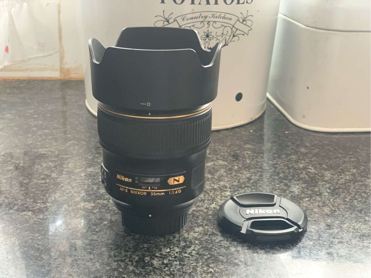 Nikon 35mm f/1.4G AF-S Lens (Like New w/ Original Packaging) Worth R35000!!!