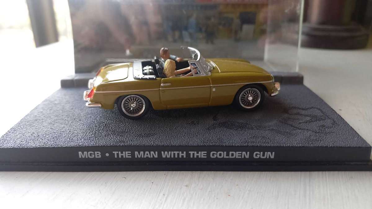 007 MGB - The Man With The Golden Gun