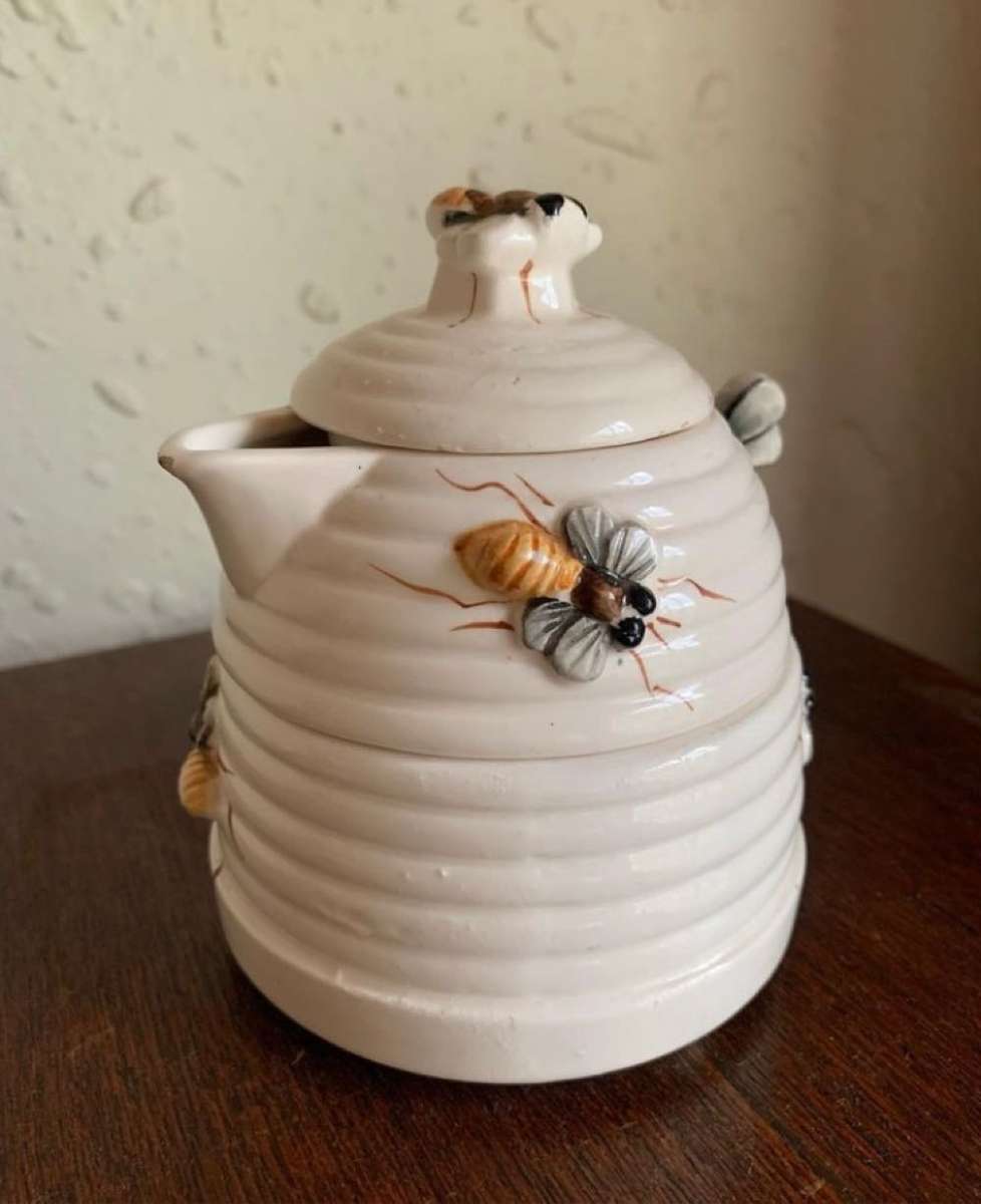 Cute bee theme sugar bowl and milk jug