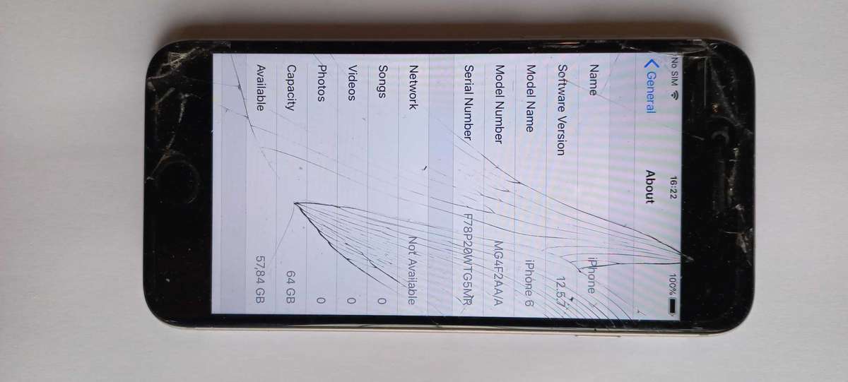 IPhone 6 Space Grey (Damaged screen)