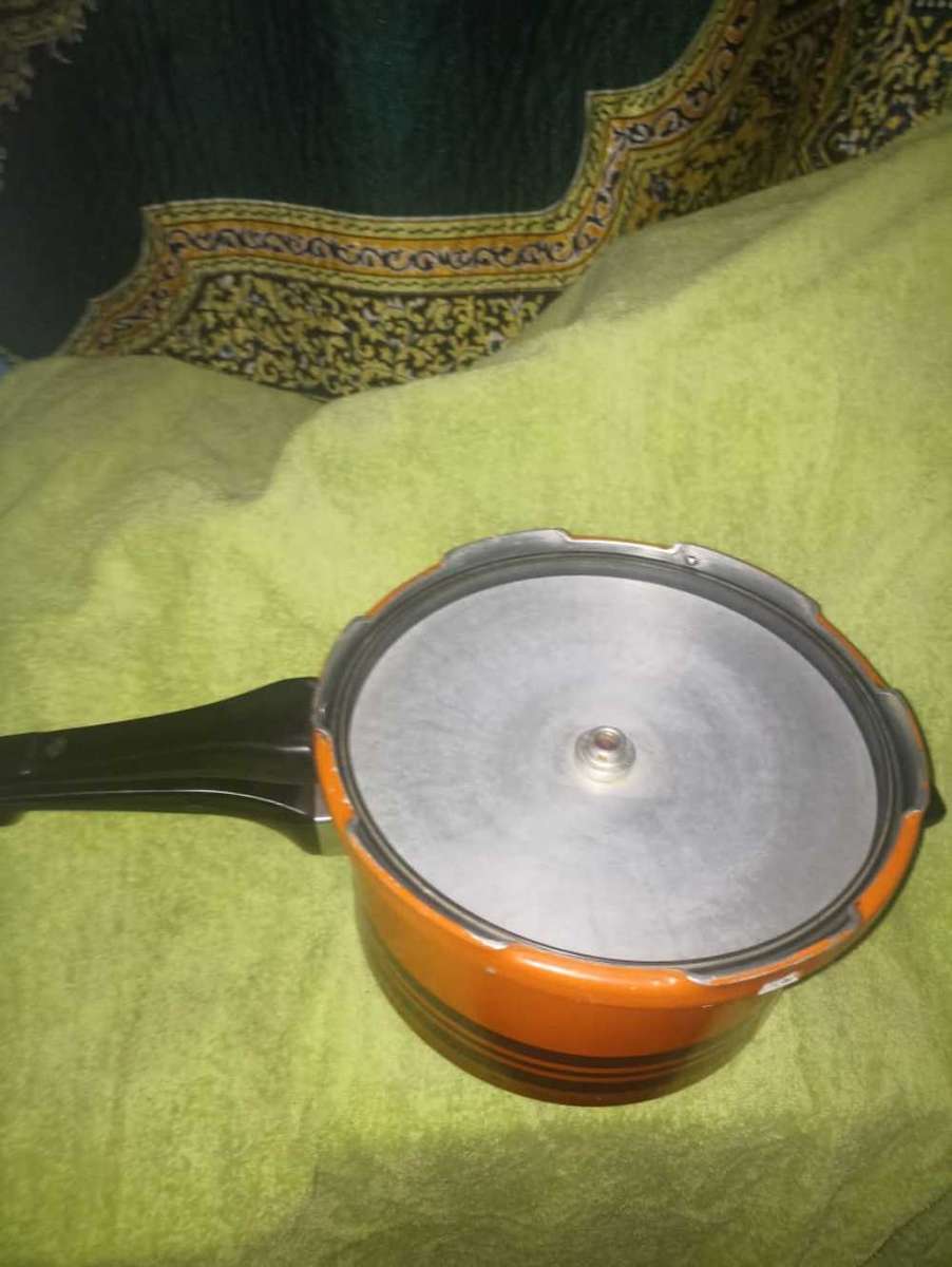 Vintage Tedelex 6 litre Pressure Cooker