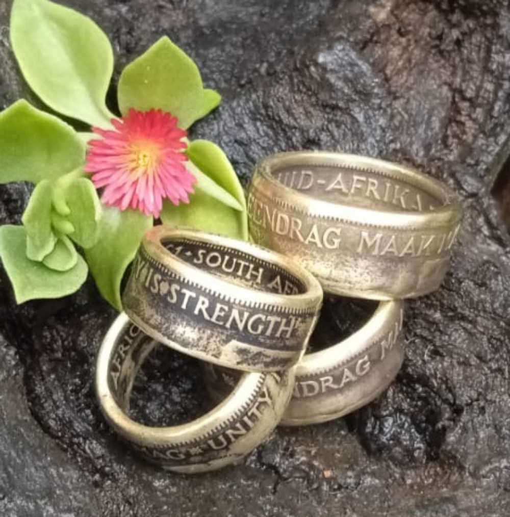 *** Coin Ring *** Eendrag Maak Mag / Unity Is Strength - Made From 1960 to 1964 SA 1c or 1/2c Coin