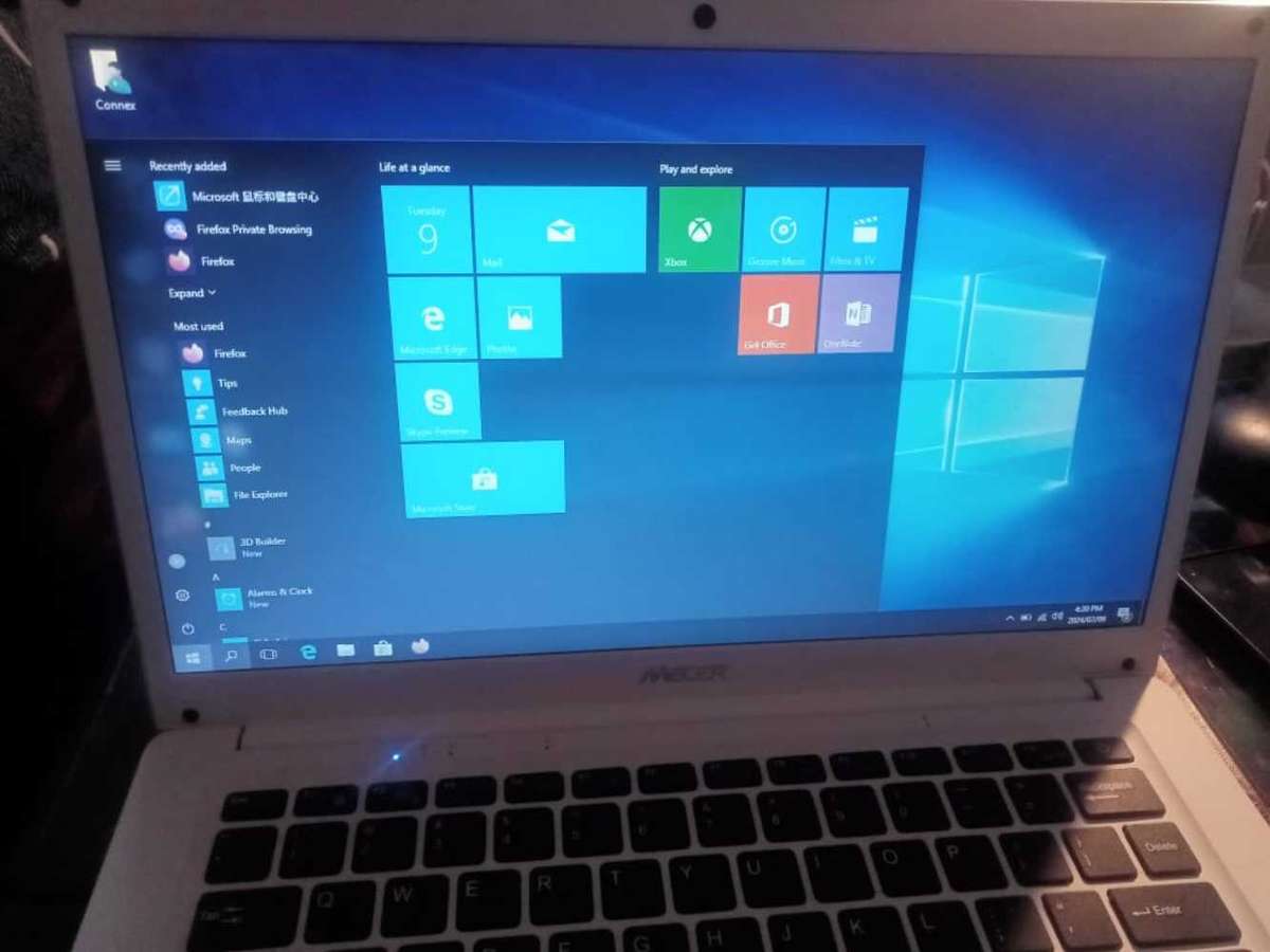 URGENT SALEFAULTY MECER XPRESSION Z140C