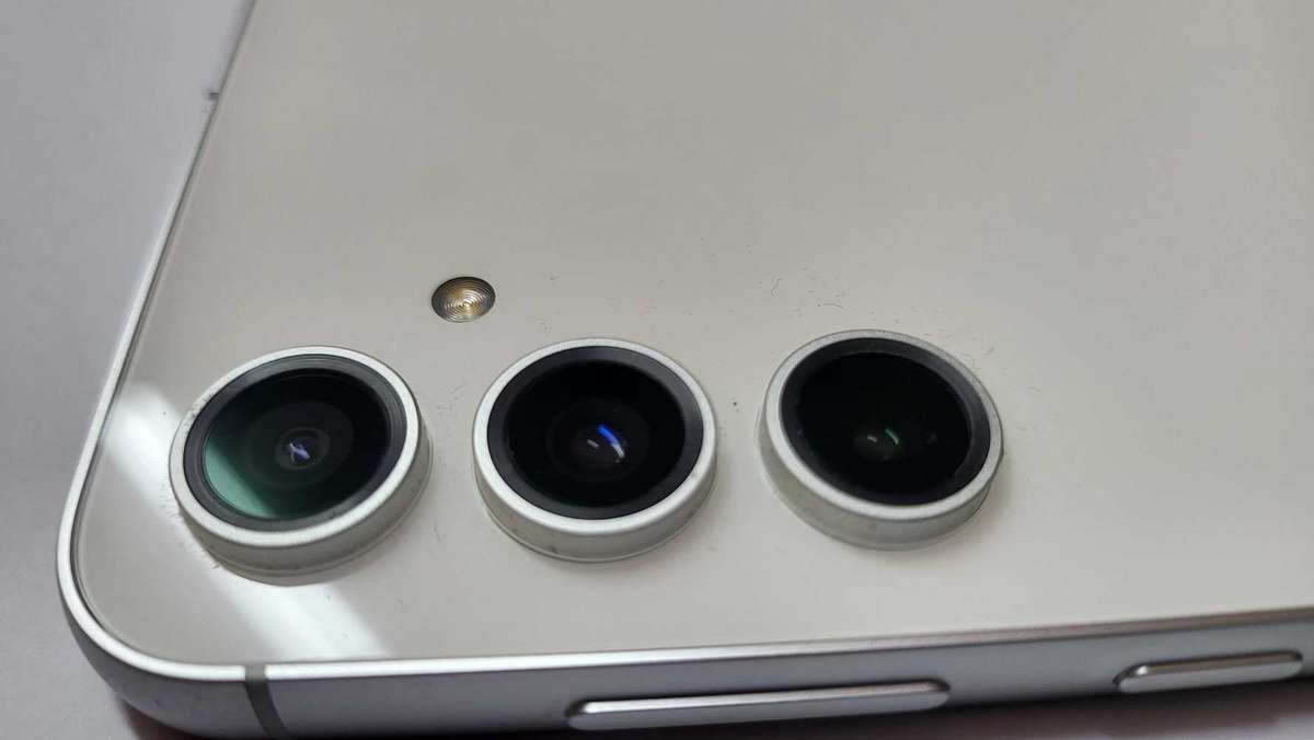 Samsung Galaxy S23fe - No Reserve!