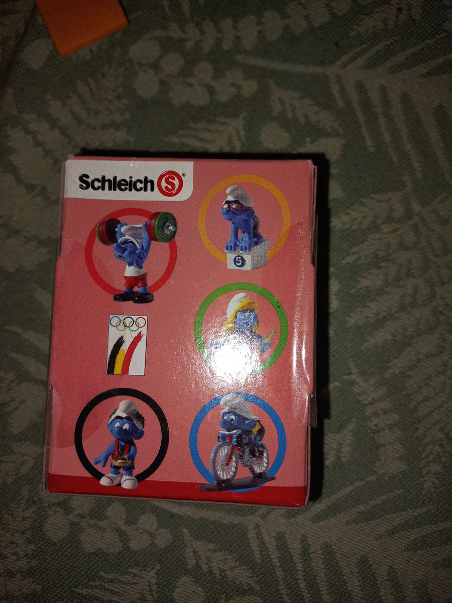 The Smurfs Olympic games weight lifter