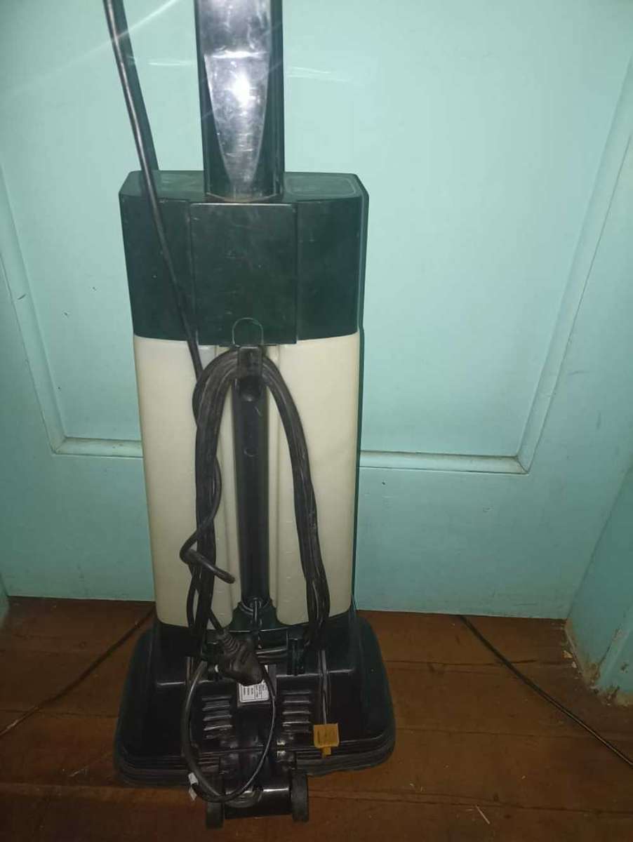 Electrolux 7 in 1 carpet shampooer