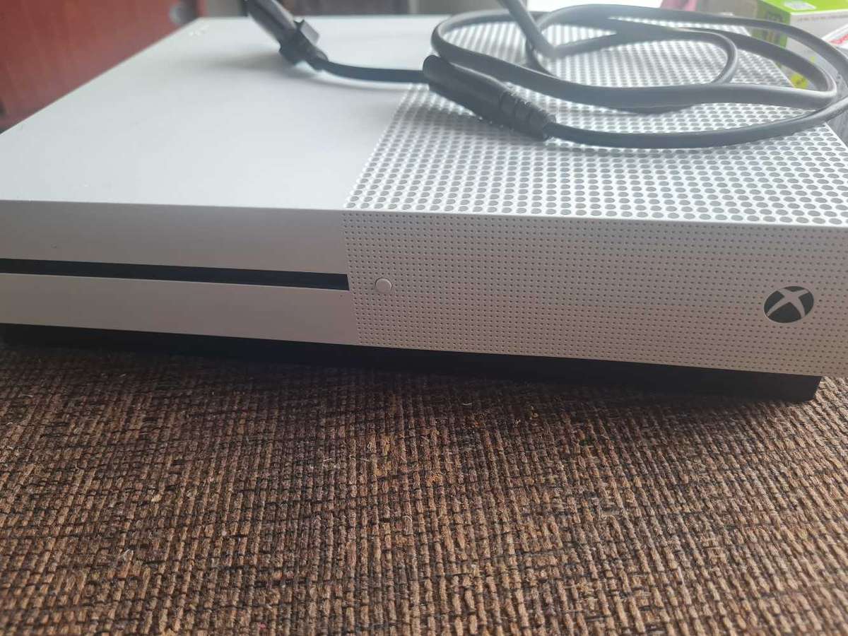 Xbox One S 1TB