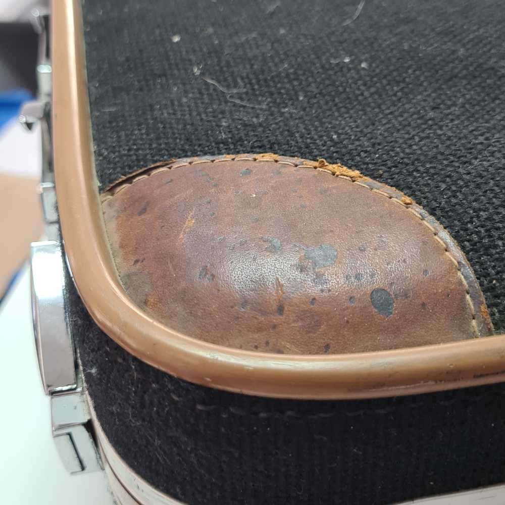 Vintage skyway Skyway makeup carry bag