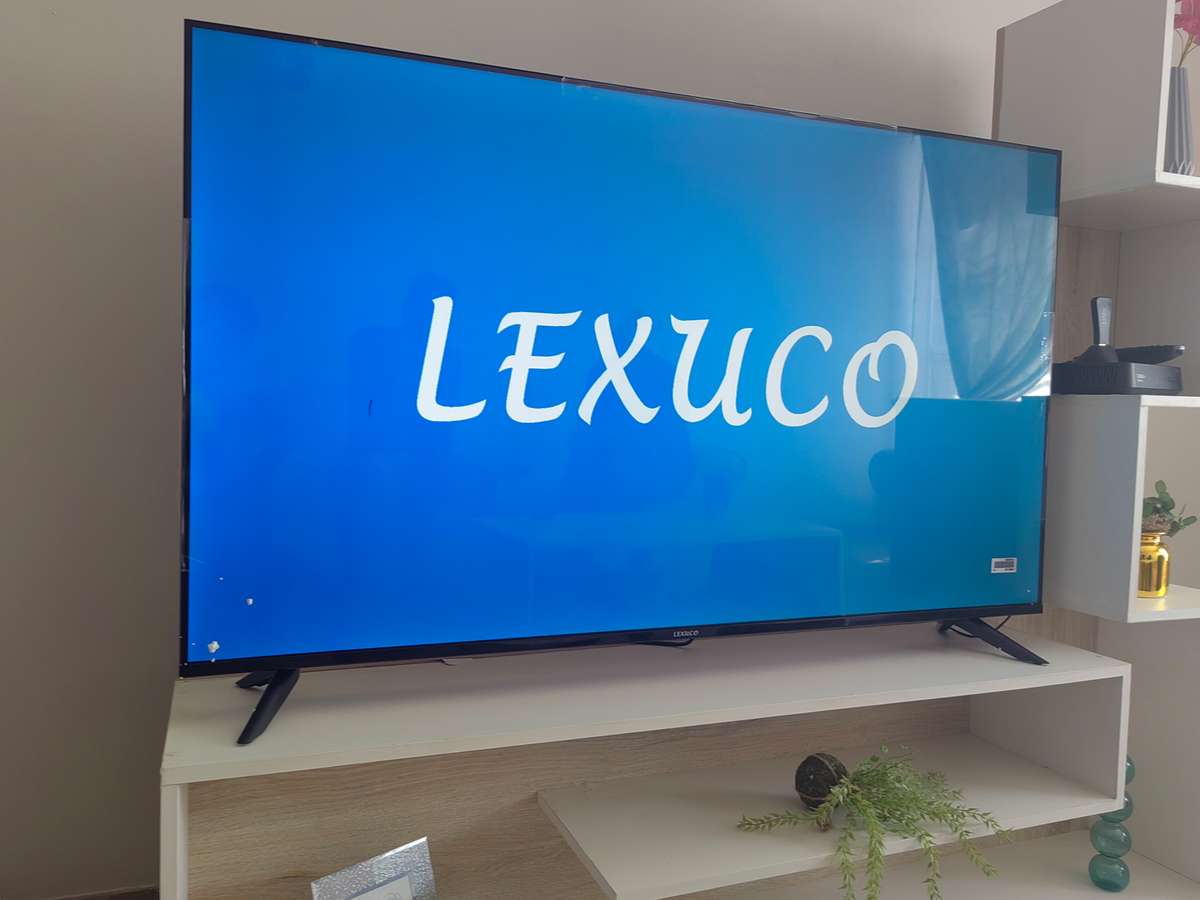 50" Frameless smart tv