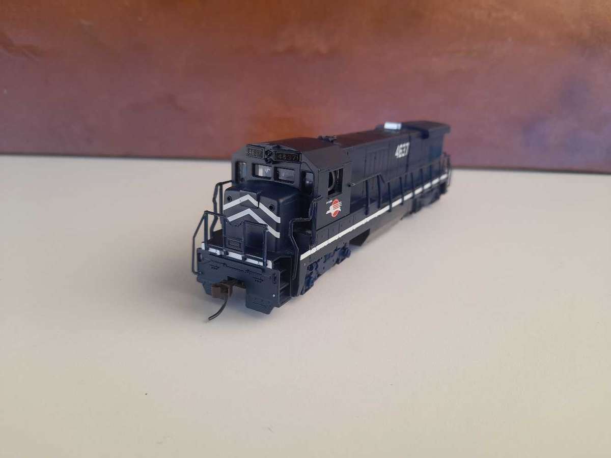 HO BACHMANN DIESEL LOCOMOTIVE GE 830-7