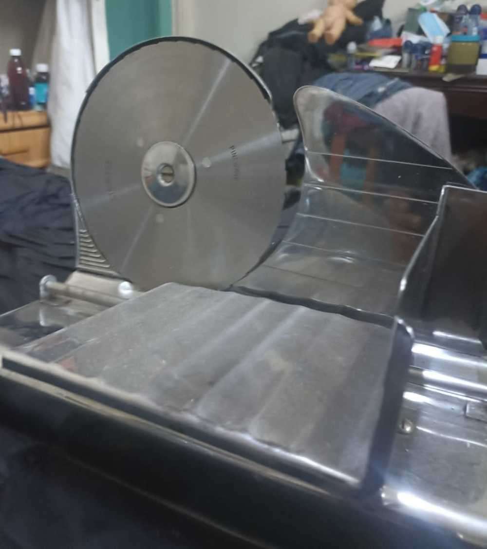 Pineware refurbished bread slicer