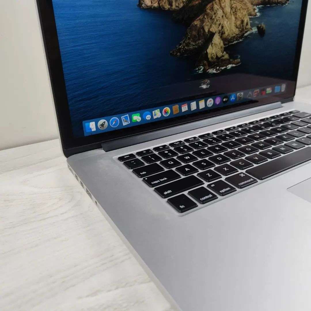Apple macbook pro 15 inch Retina Display 2015 Model Quad core i7