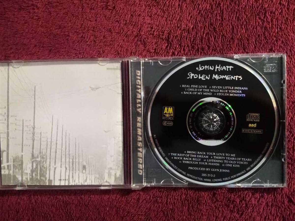 JOHN HIATT - STOLLEN MOMENTS