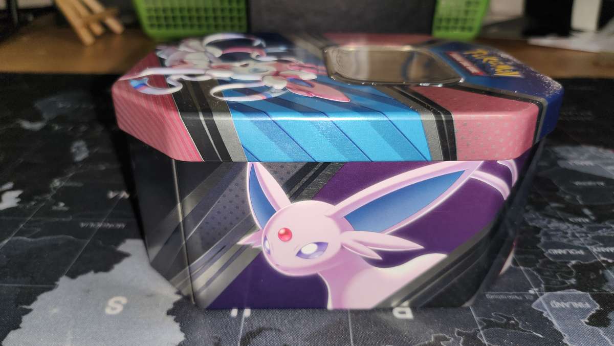 Auction- original pokemon cards and tin