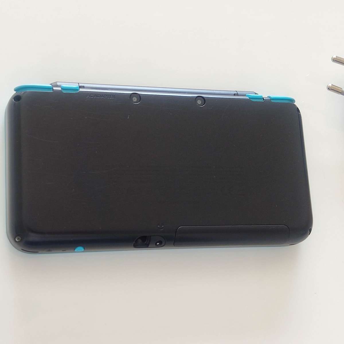 `New` Nintendo 2ds xl console with original charger and stylus, memory card included