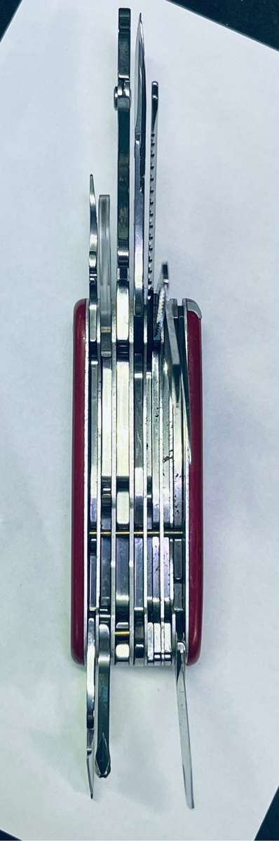 Swiss mulitool pocket knife