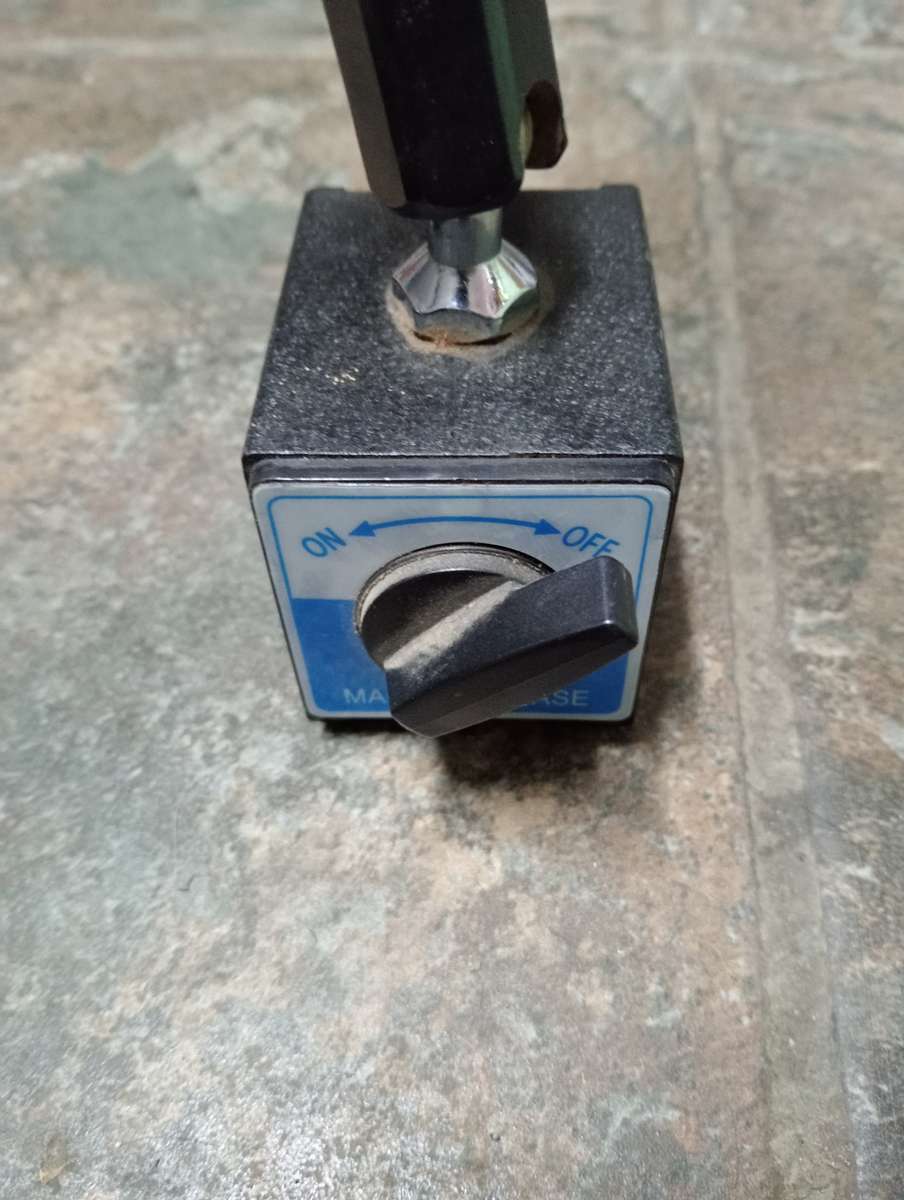 Measure dail and mag base