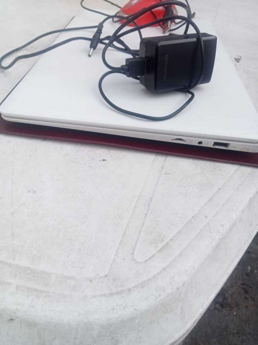 URGENT SALEFAULTY MECER XPRESSION Z140C