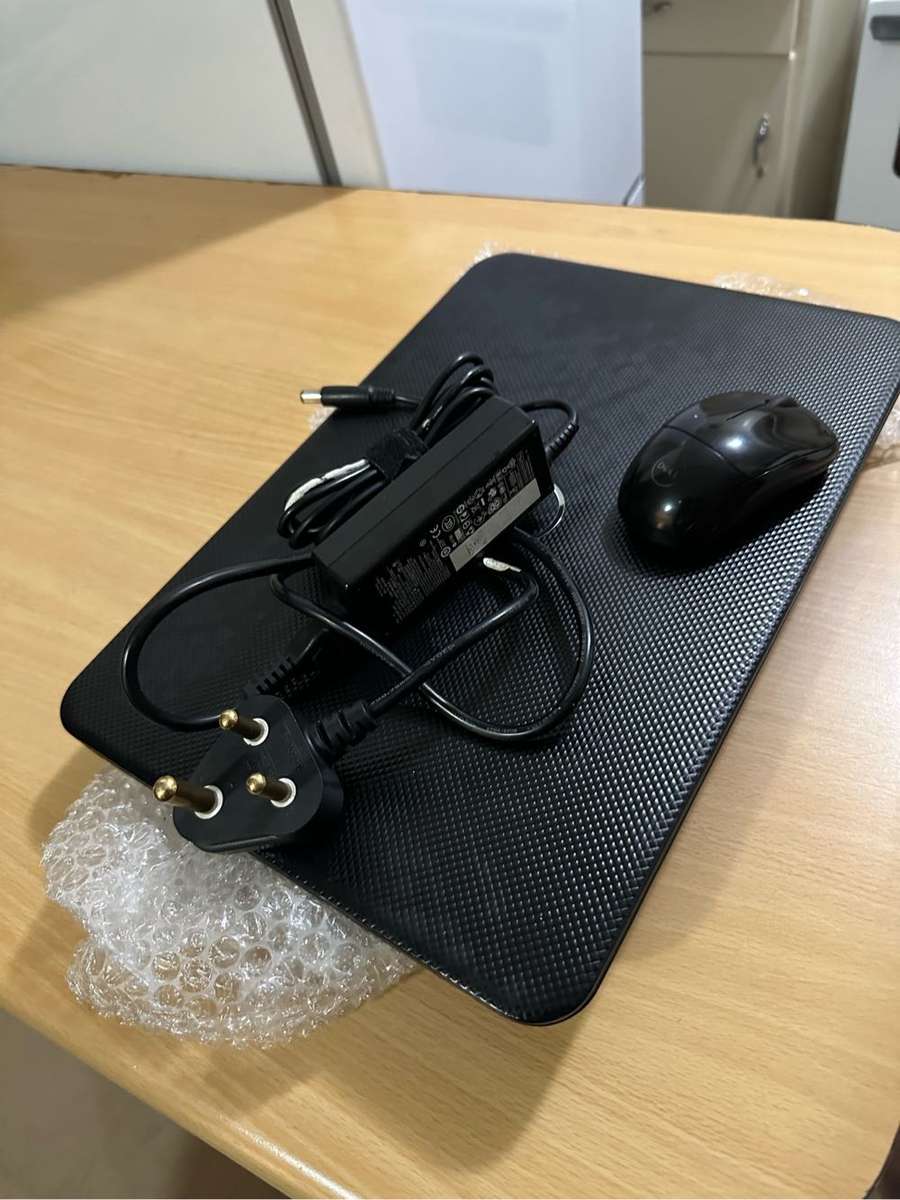 Dell Inspiron 15 3521 Laptop|8GB Memory|320Gb HDD| 1.5Ghz Celeron| Dell Wireless Mouse| Windows 10