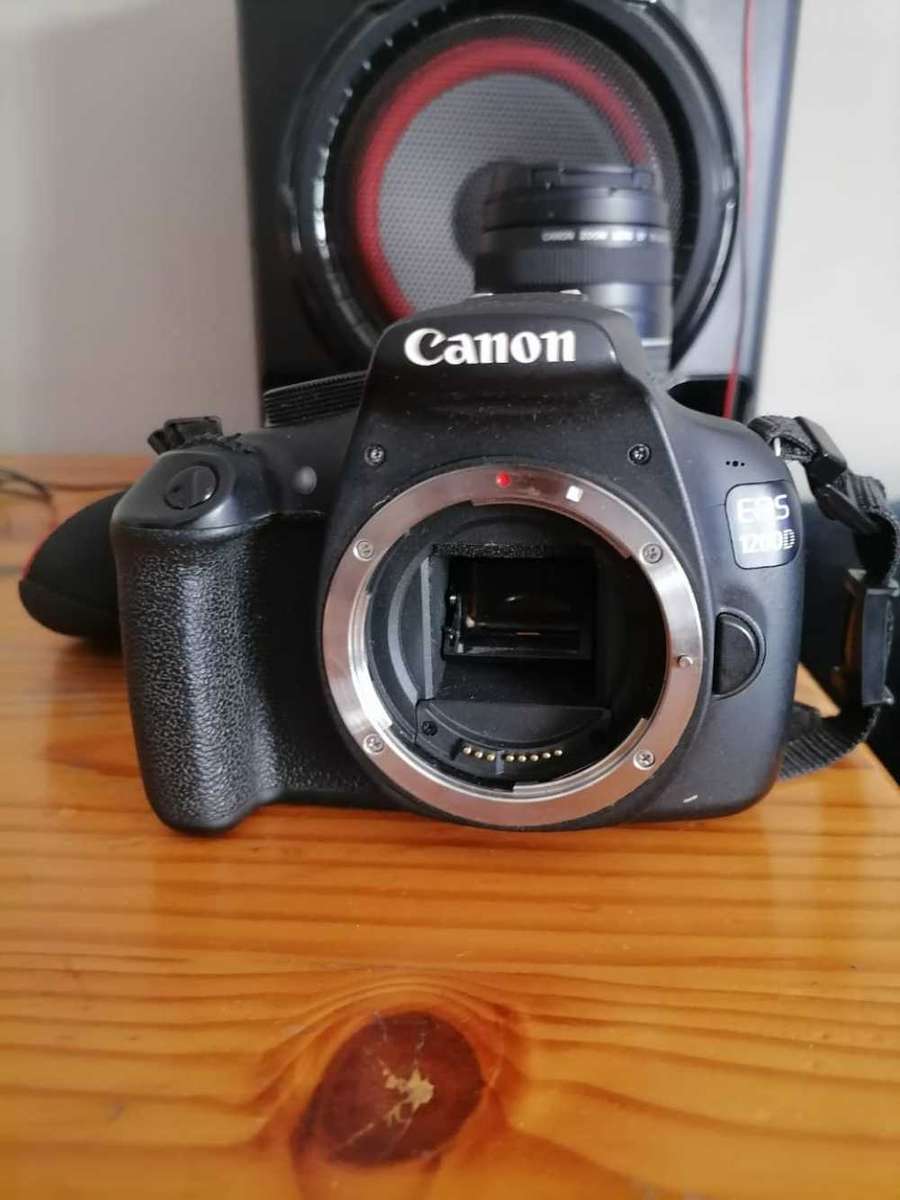 Canon 1200D DSLR bundle with 70-300mm lens and bag