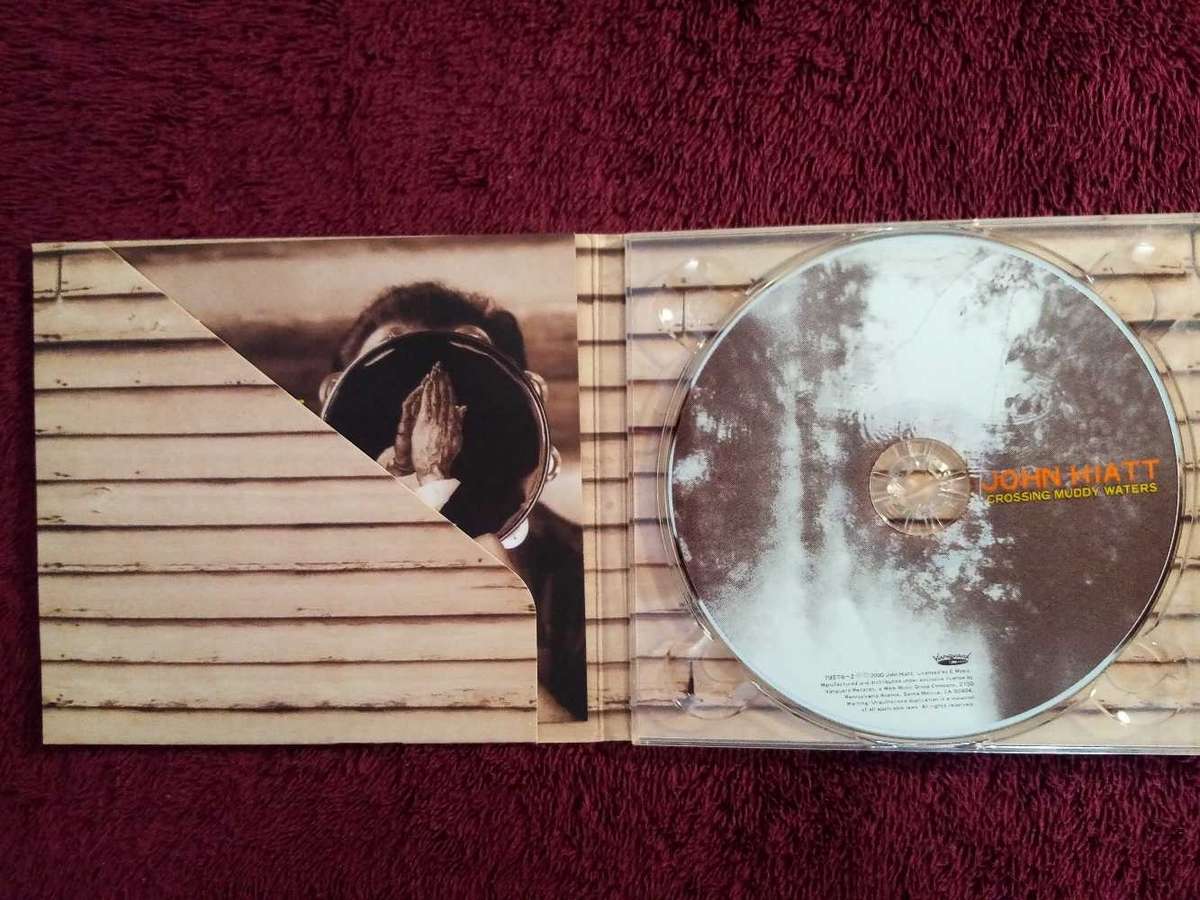 JOHN HIATT - CROSSING MUDDY WATERS