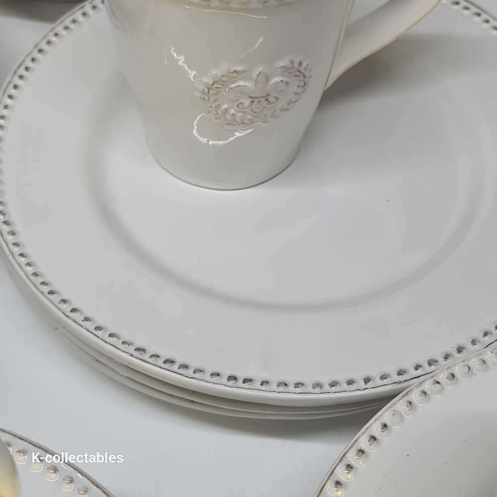 25 pcs ceramic/porcelain table set. Hand made. Biggie best.