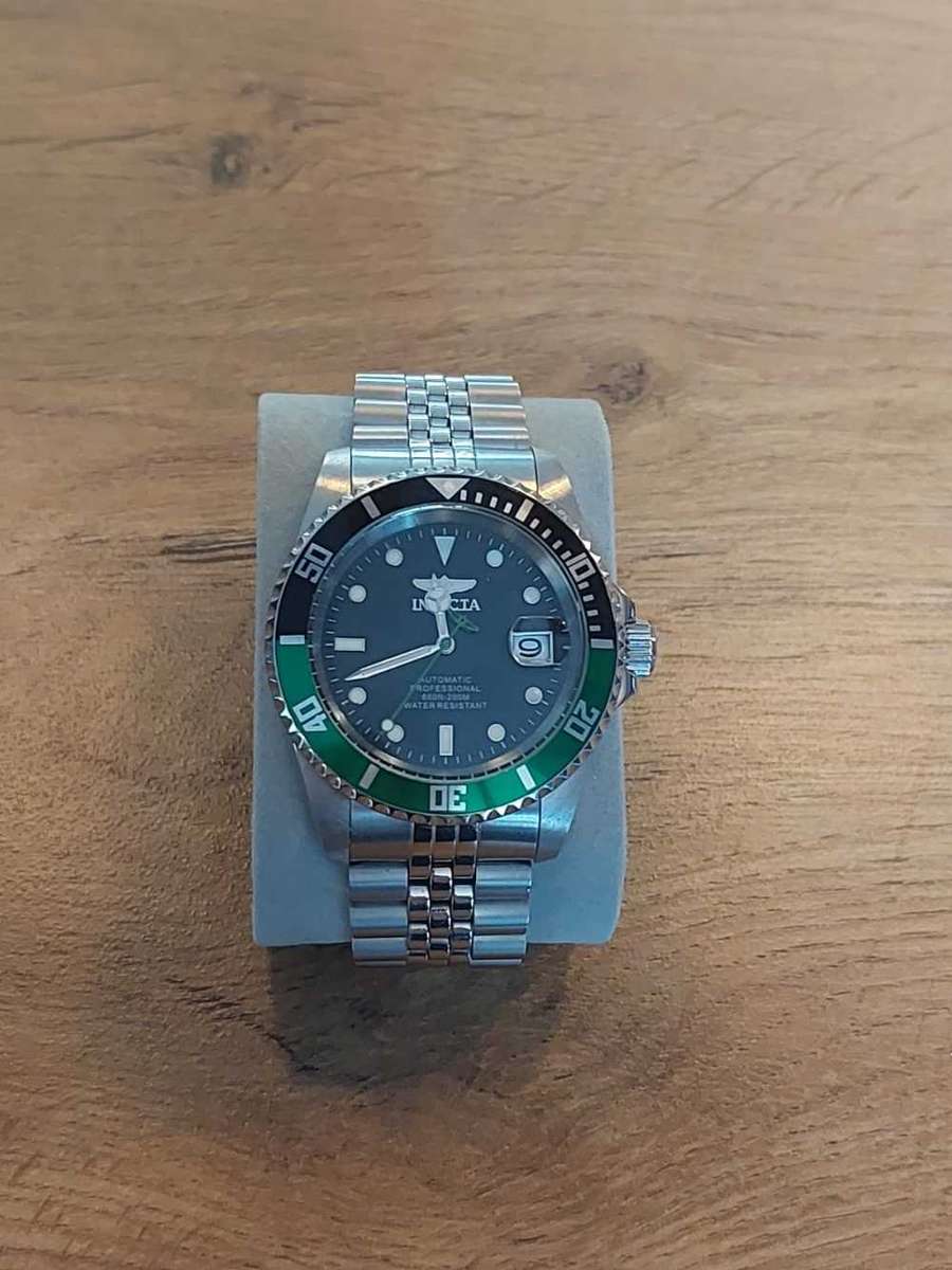 Invicta pro diver with seiko movement automatic