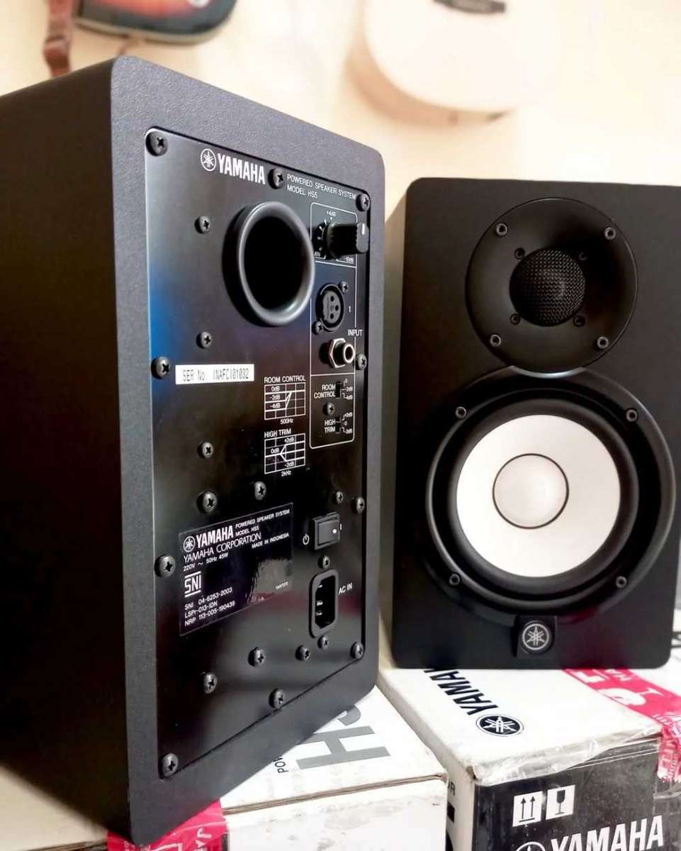 Yamahas HS5 Matched Pair Studio Monitors