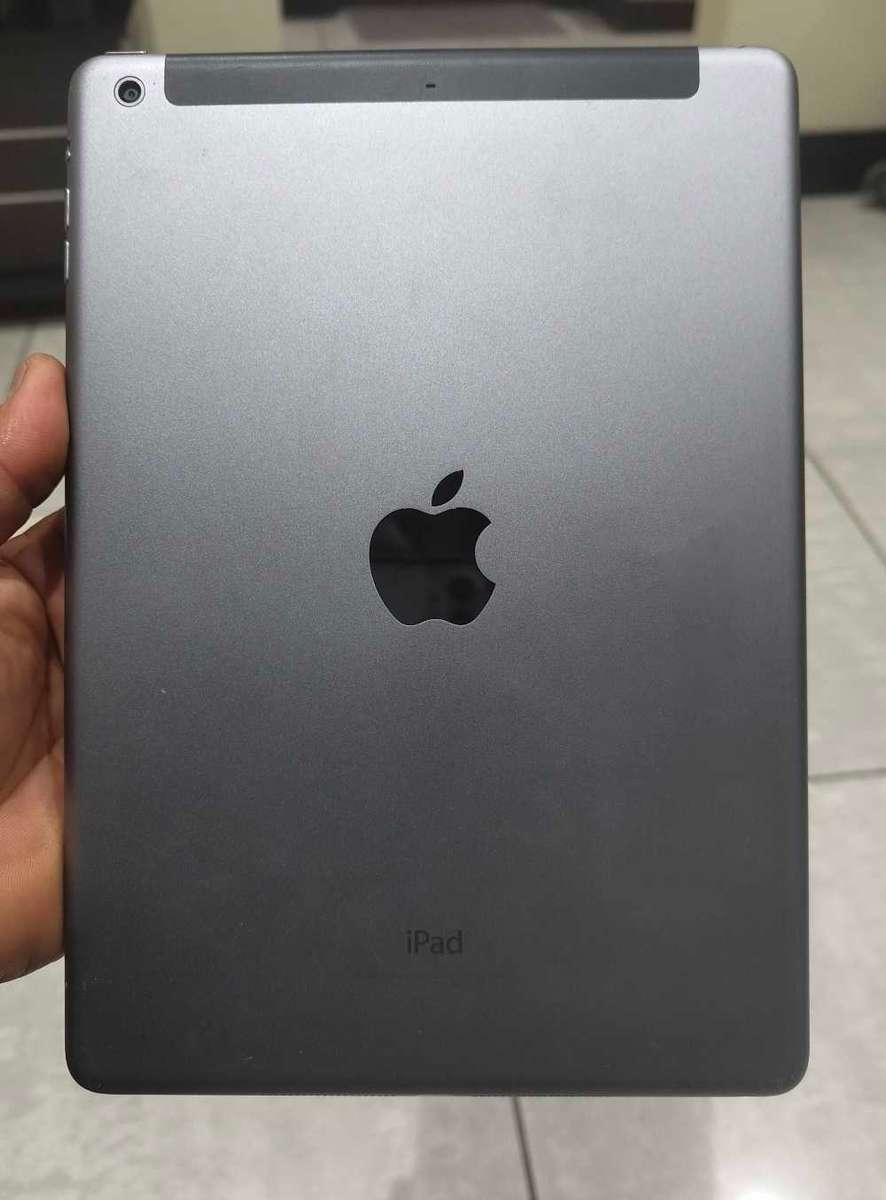 Apple iPad Air 128GB Cellular + WiFi (Cracked Touch)