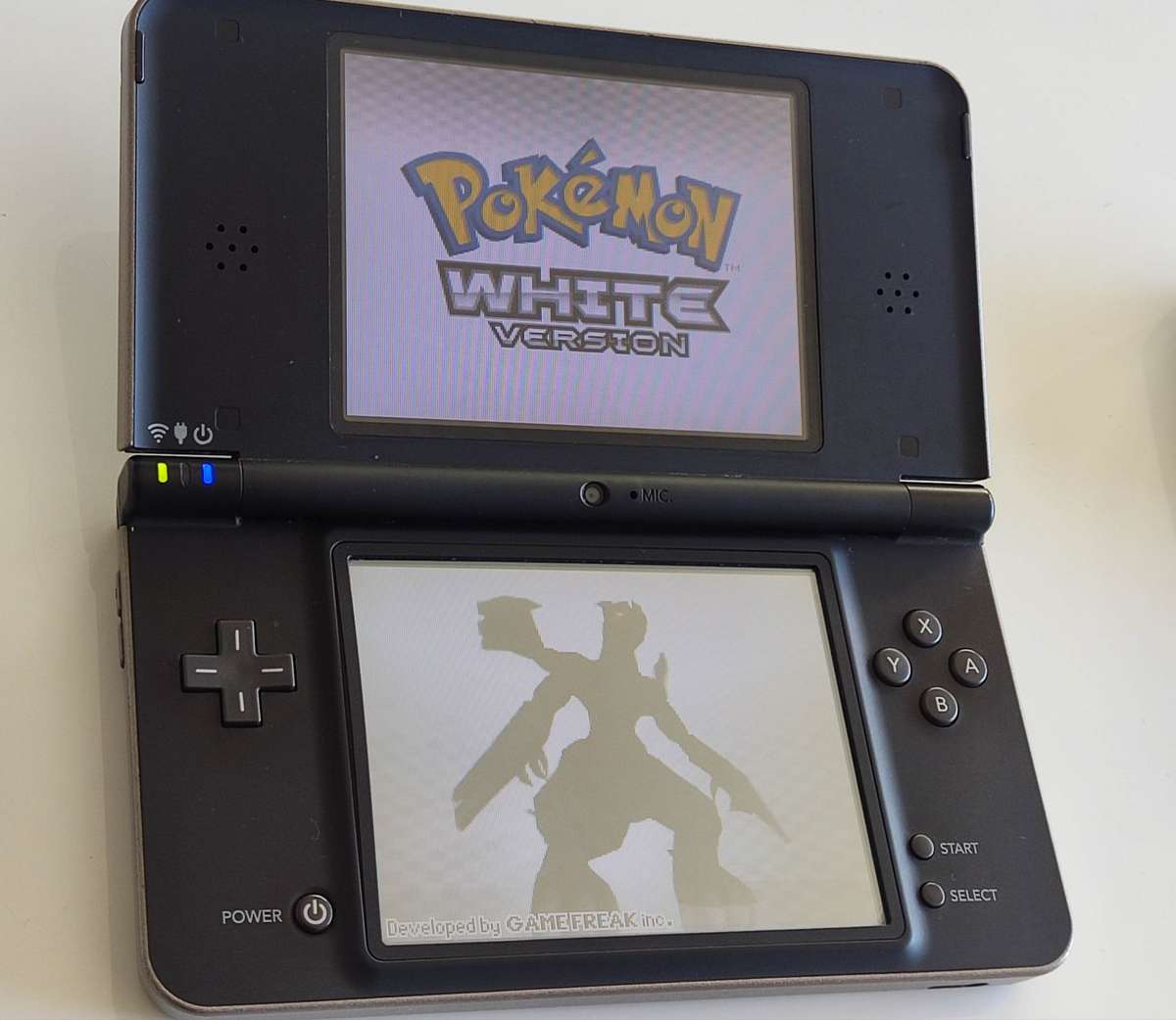 Nintendo Dsi Xl console with original charger