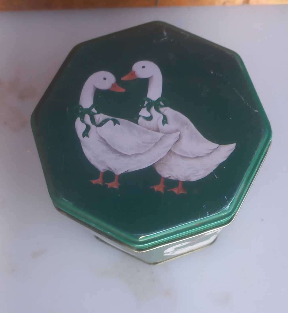 Duck tin