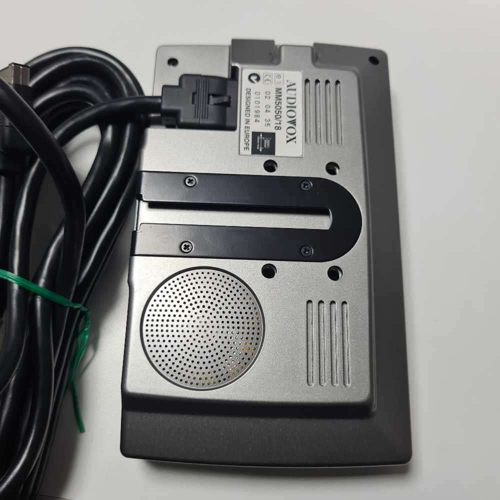 AUDIOVOXMM5050/18 Radio and Car Navigation system