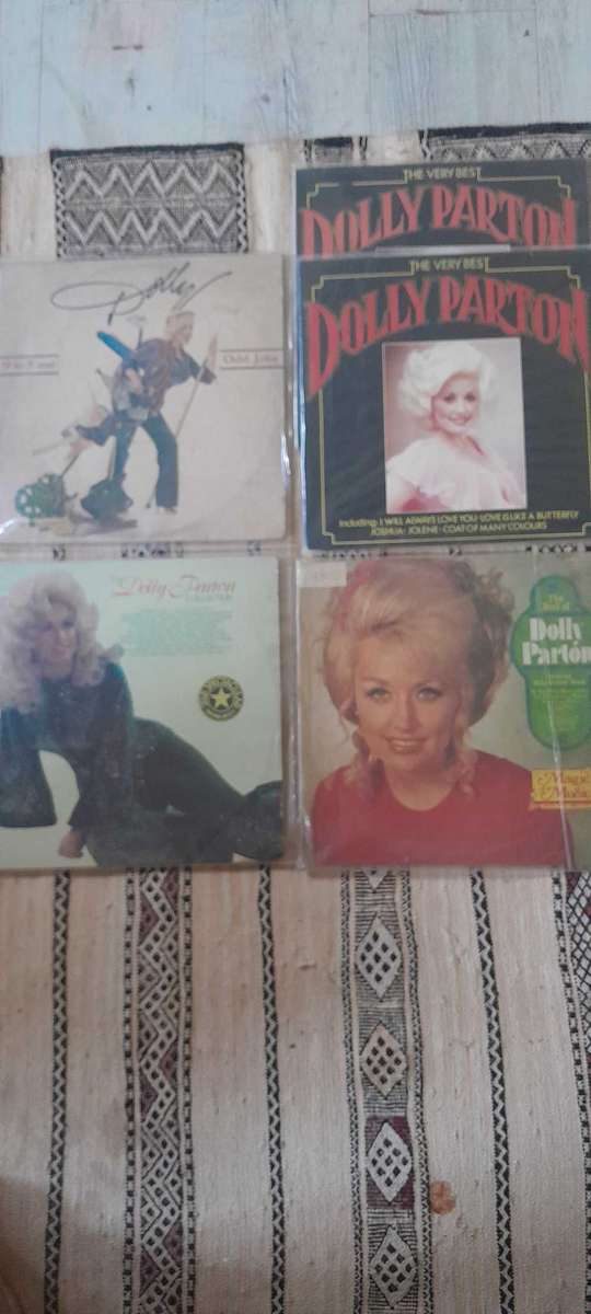 DOLLY PARTON vinyl collection
