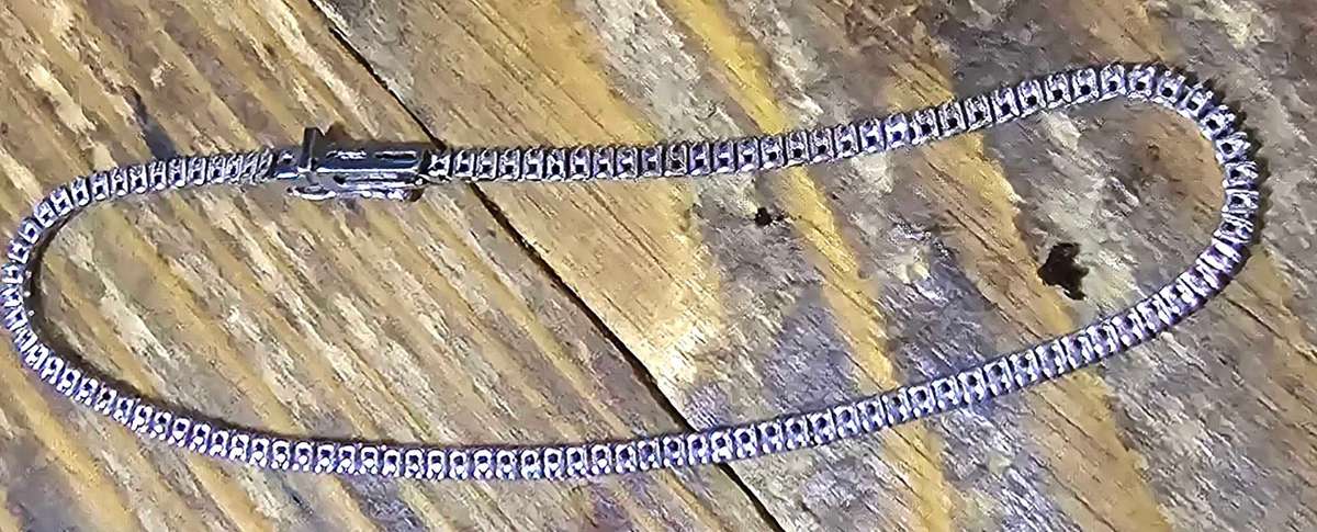 Magnificient Solid Whitegold Tennis Bracelet 1 Carat Natural Diamonds