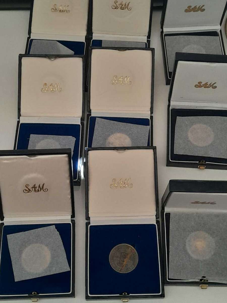 Proof R1 coins  ONE BID FOR ALL