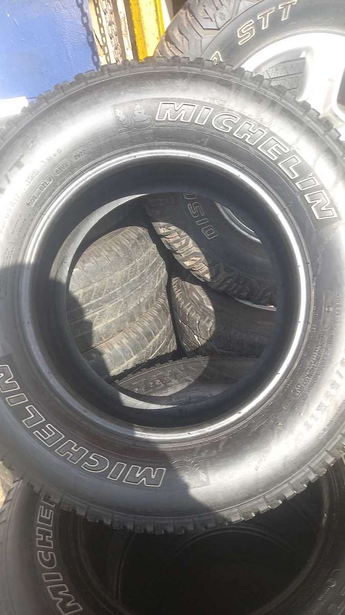 265/65/17 Michelin AT Lx. 85% life