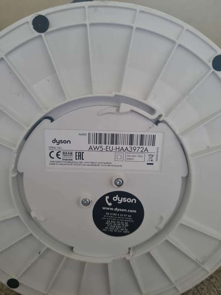 Dyson AM 05 Hot Cold fan heater