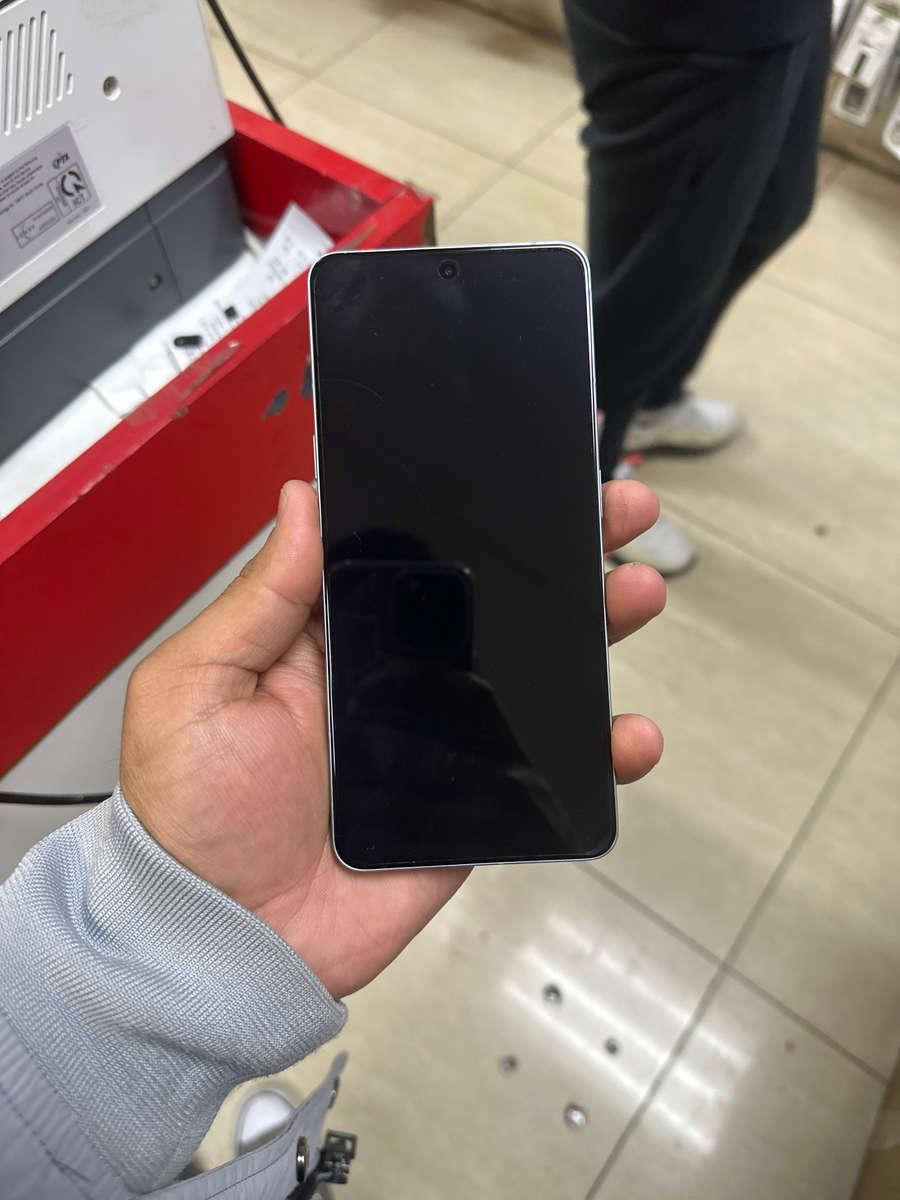 Oppo Reno 8pro Used like new dual sim