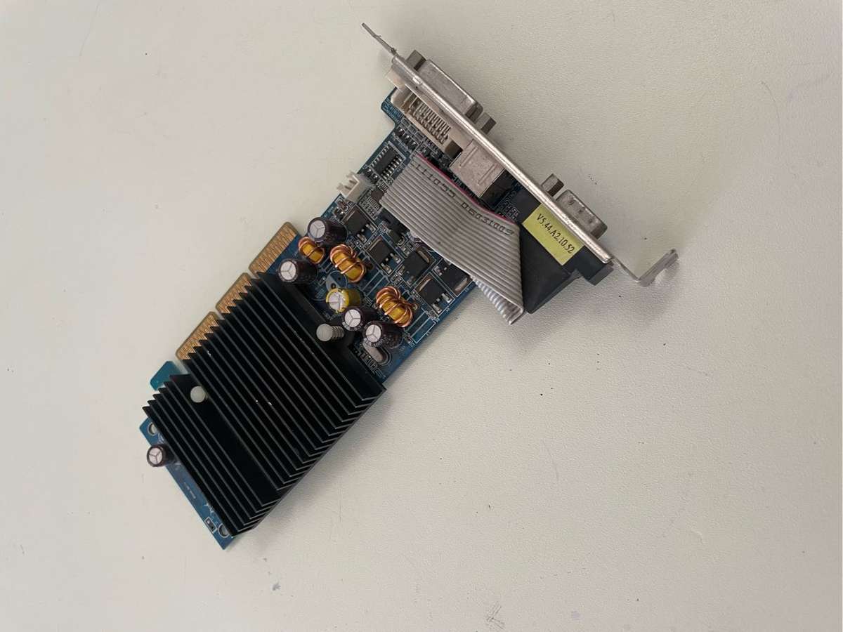 Rare AGP PNY Nvidia Geforce 6200 DDR2 256MB Graphics Card**Tested display only**