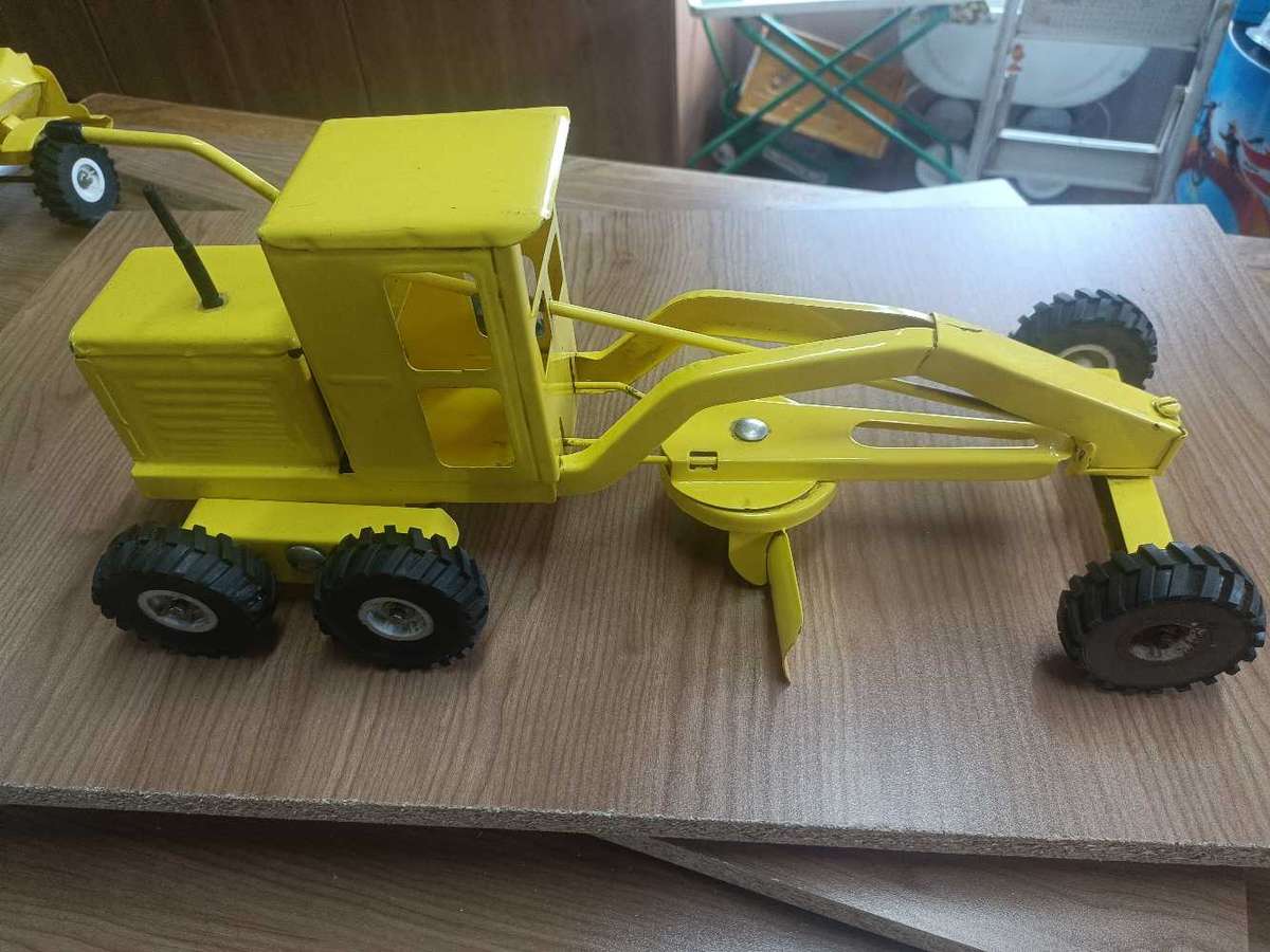 Excellent condition Vintage steel tinplate Olti Strike Grader South Africa farm