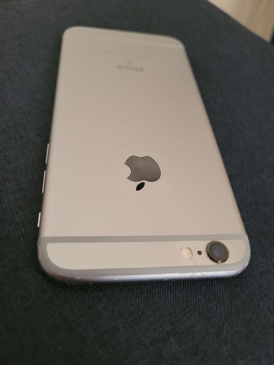 Apple iPhone 6S 16GB - Cracked Screen